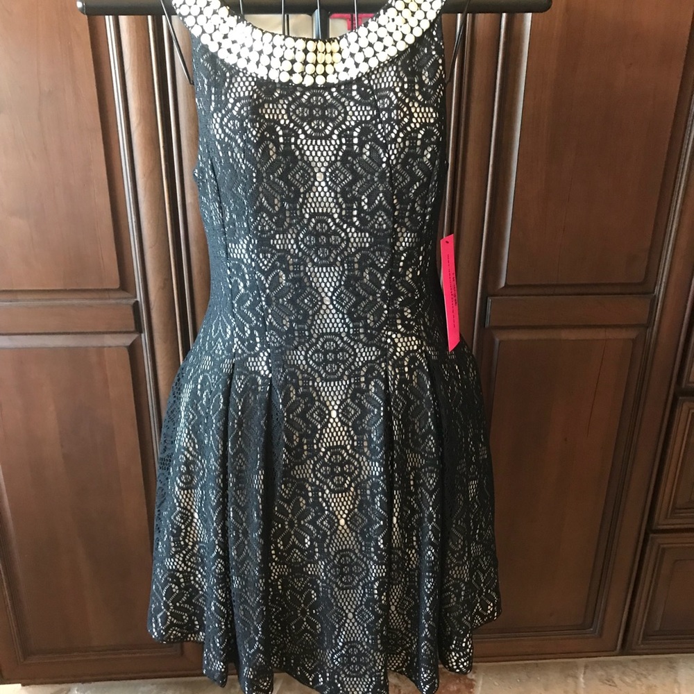 Betsey Johnson blk/ivory dress
